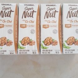 Sữa đậu nành óc chó Vinamilk 180ml (lốc) くるみ豆乳